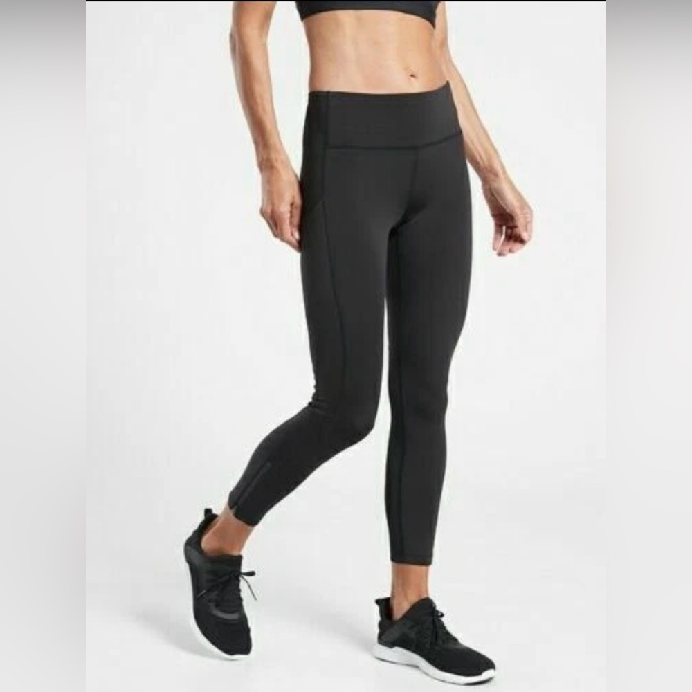 Athleta Ultimate Run 7/8 Tight with Pockets
